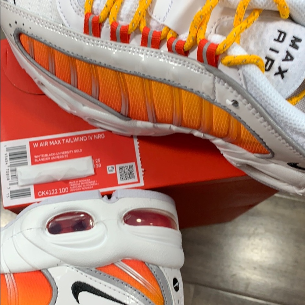 NIKE W AIR MAX TAILWIND IV NRG - Picture 15 of 16